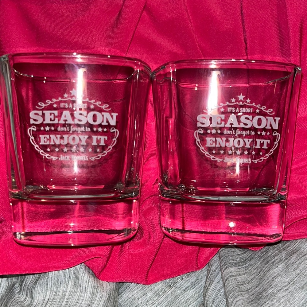Jack Daniel’s sketched Set of 2 Rock Glasses -It’s a short SEASON